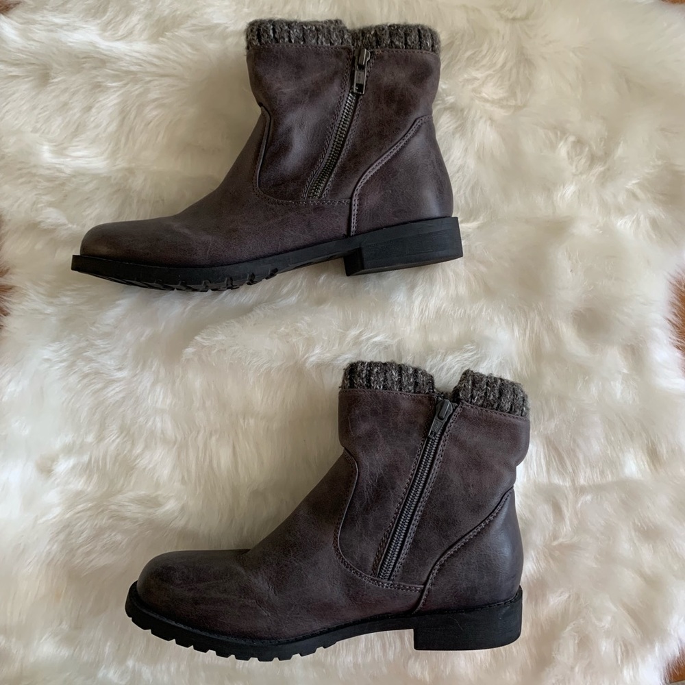 Sweater Cuff Booties - Picture 4 of 6